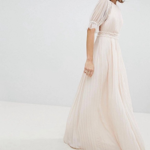 TFNC  Pleated Maxi with Polka Dot Mesh Sleeves and Open Back  Nude pink  Size 10 - Picture 1 of 6
